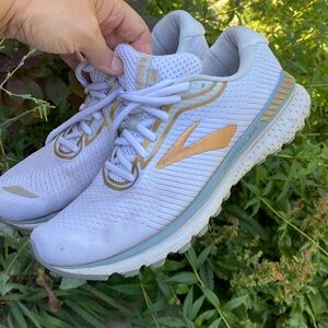 Brooks Adrenaline 20 Womens